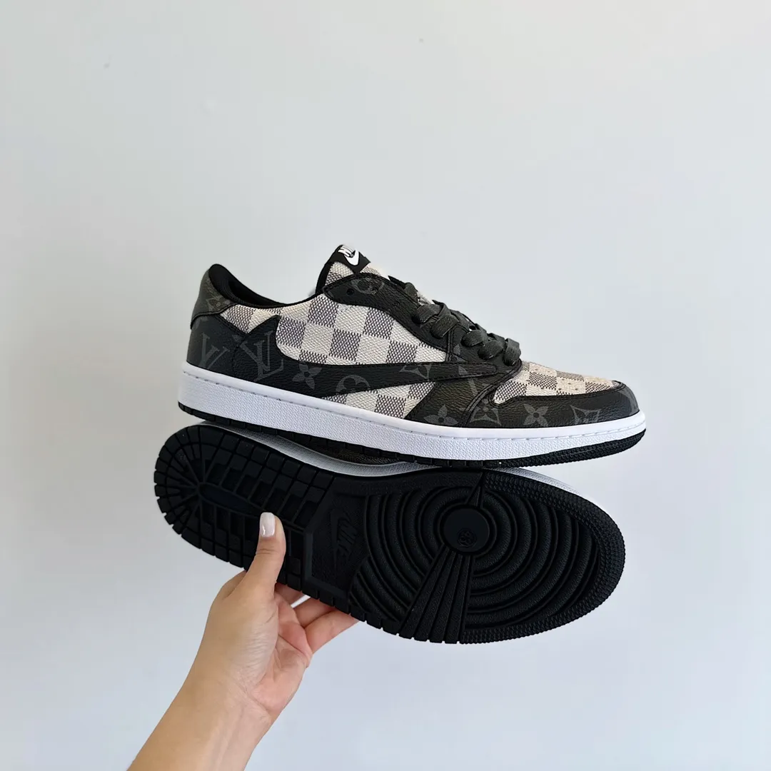 Men's shoes 💰p440 "*OUIS *UITTO* Nike" new original drawer box, co-branded low-top casual sneakers, this sneaker is completely made of denim canvas splicing leather, decorated with Louis Vuitton's iconic monogram and Damierl pattern with natural cowhide piping. The upper of this shoe combines LV’s most classic Monogram and Damier elements, giving it a sense of luxury and recognition! Size: 38-45